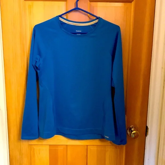 Reebok Top - Picture 1 of 4